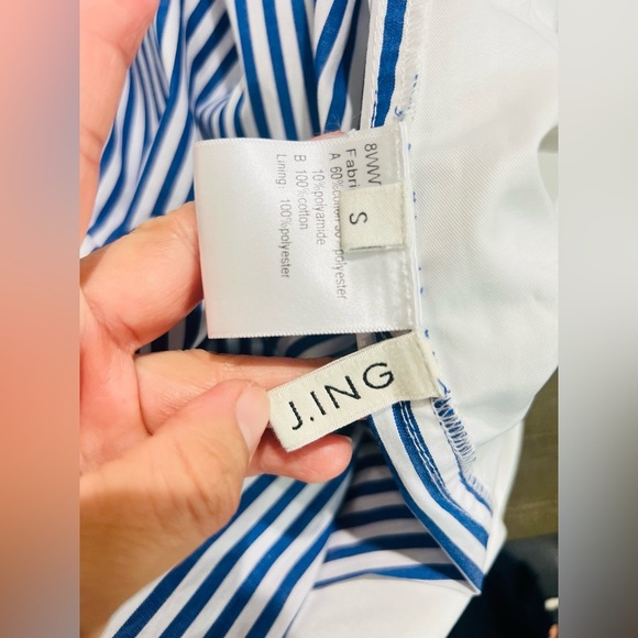 J.ING COAT WHITE AND STRIPE BLUE SIZE SMALL - Picture 11 of 16